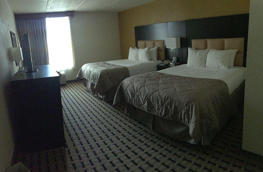 Hotel Clarion Pointe Lake Jackson Exterior foto
