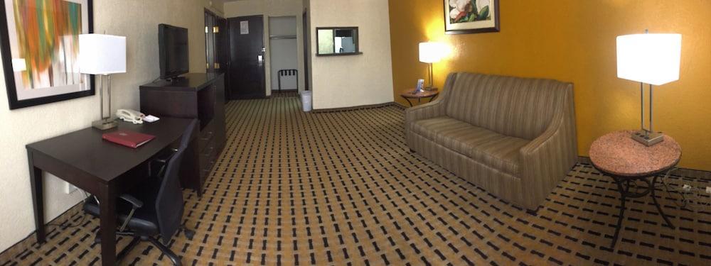 Hotel Clarion Pointe Lake Jackson Exterior foto
