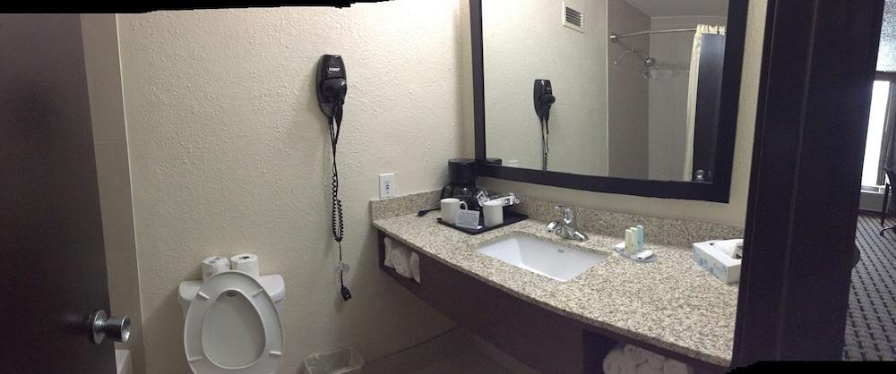 Hotel Clarion Pointe Lake Jackson Exterior foto