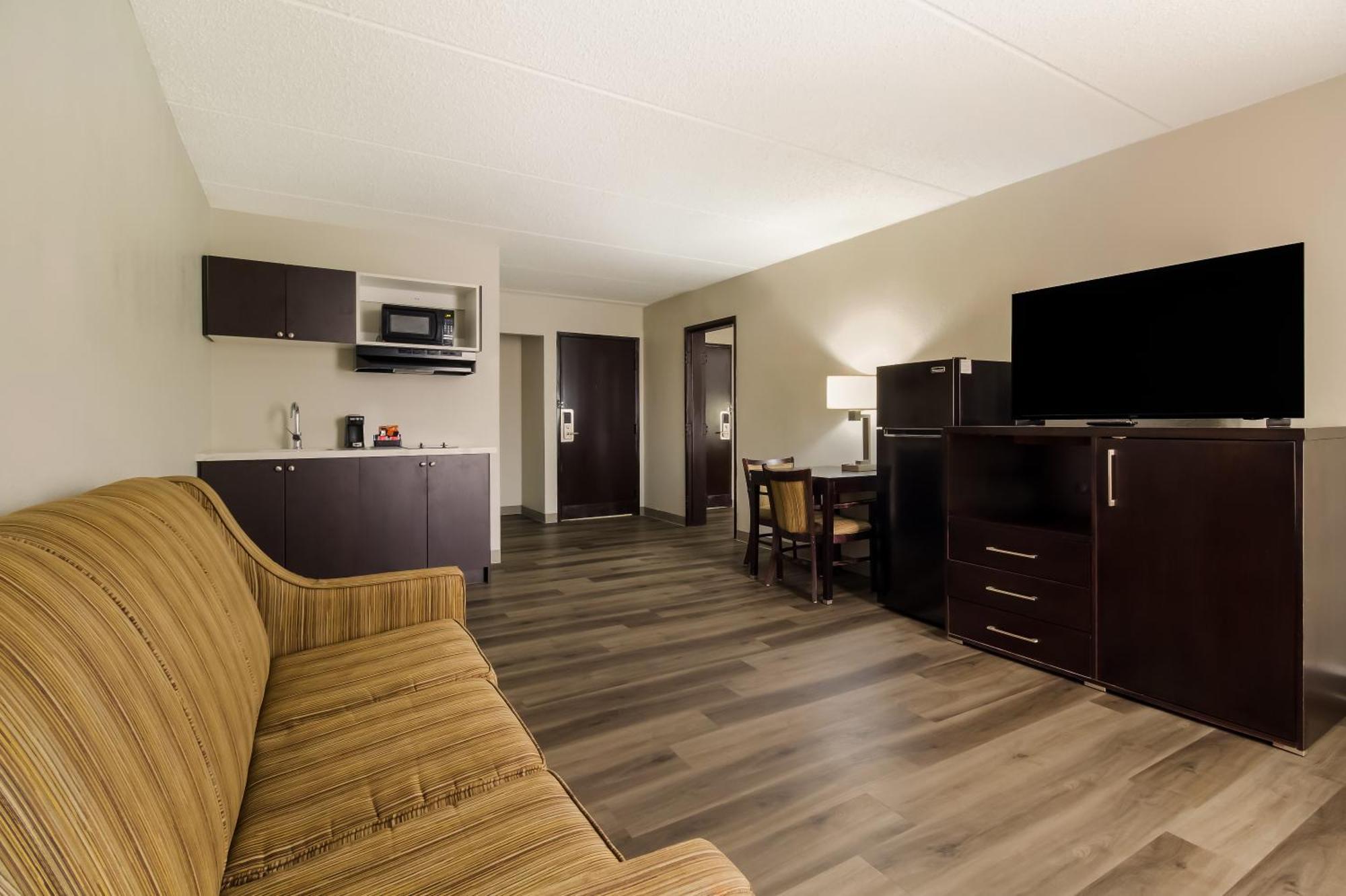 Hotel Clarion Pointe Lake Jackson Exterior foto