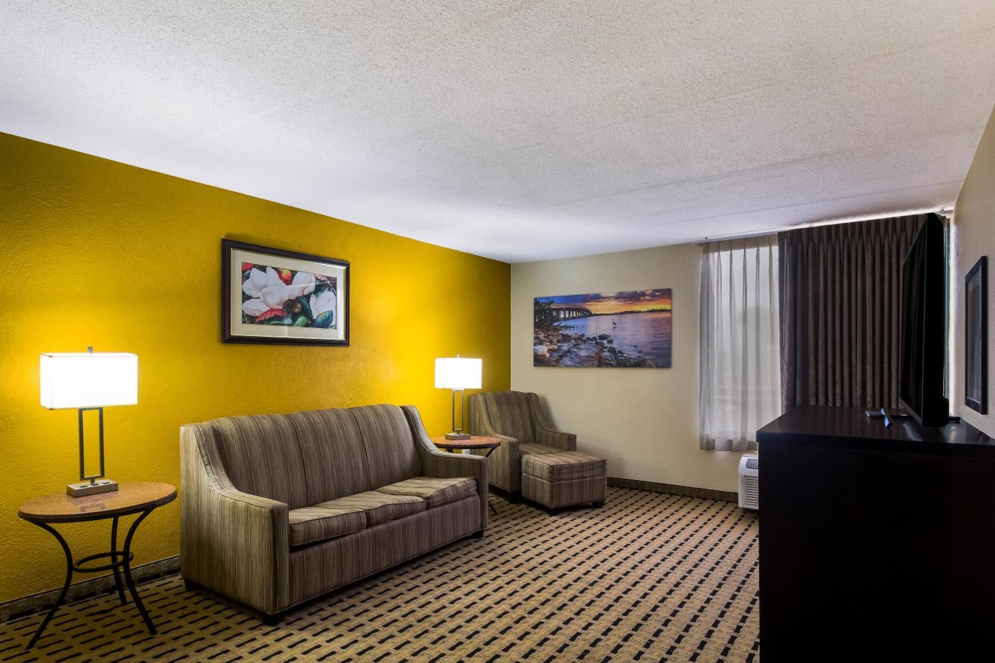 Hotel Clarion Pointe Lake Jackson Exterior foto