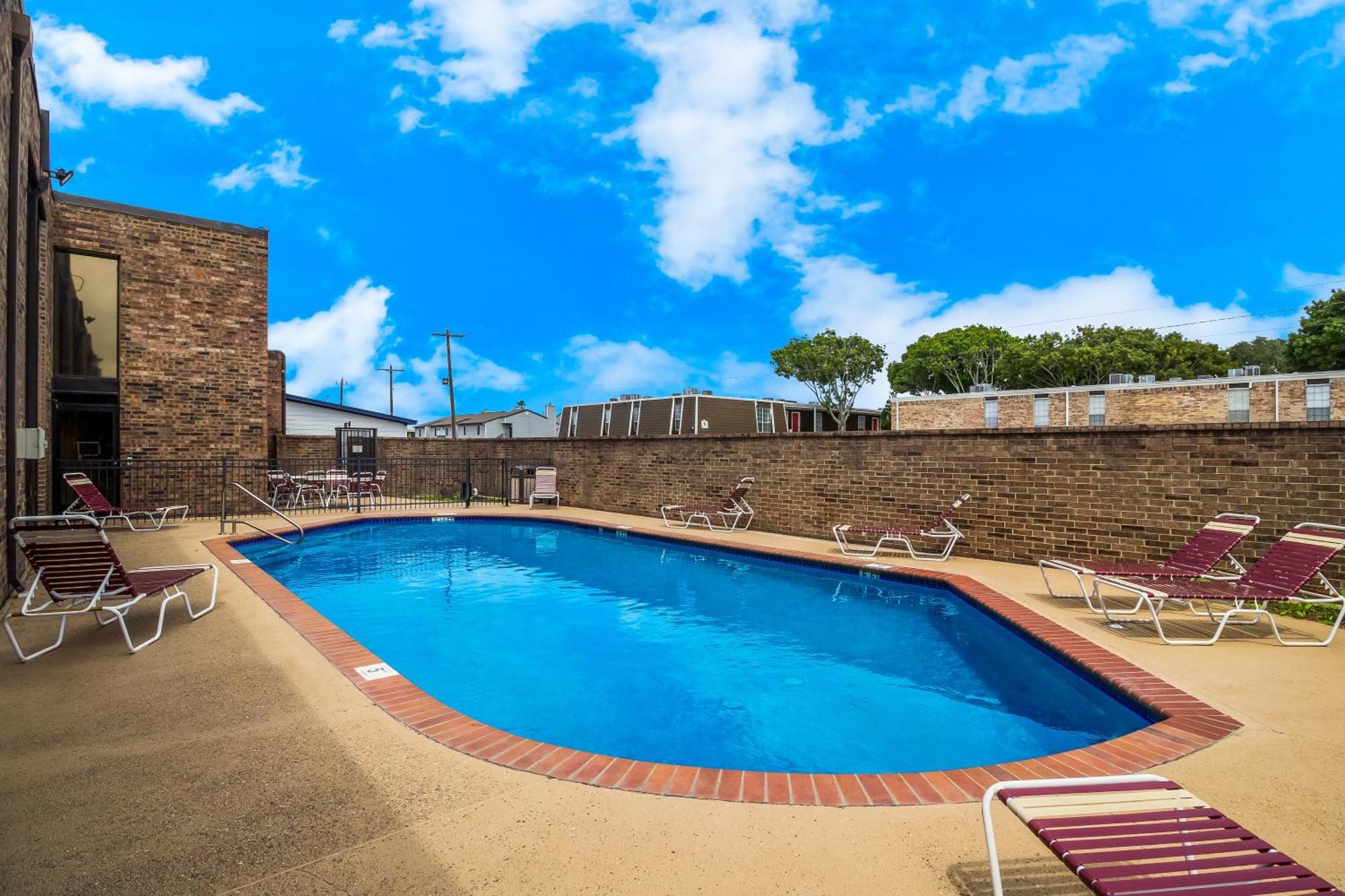 Hotel Clarion Pointe Lake Jackson Exterior foto