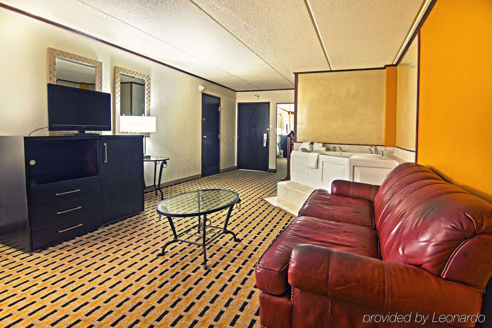 Hotel Clarion Pointe Lake Jackson Exterior foto