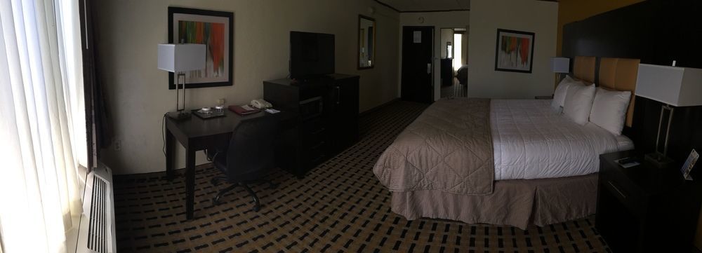 Hotel Clarion Pointe Lake Jackson Exterior foto