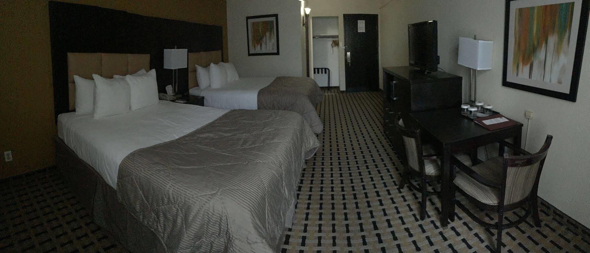Hotel Clarion Pointe Lake Jackson Exterior foto